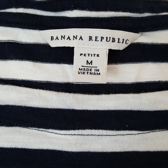 14:06 - Banana Republic Stripped Shirt - Picture 7 of 13